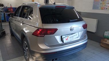Volkswagen Tiguan 2018 года, 180 216 км - вид 4