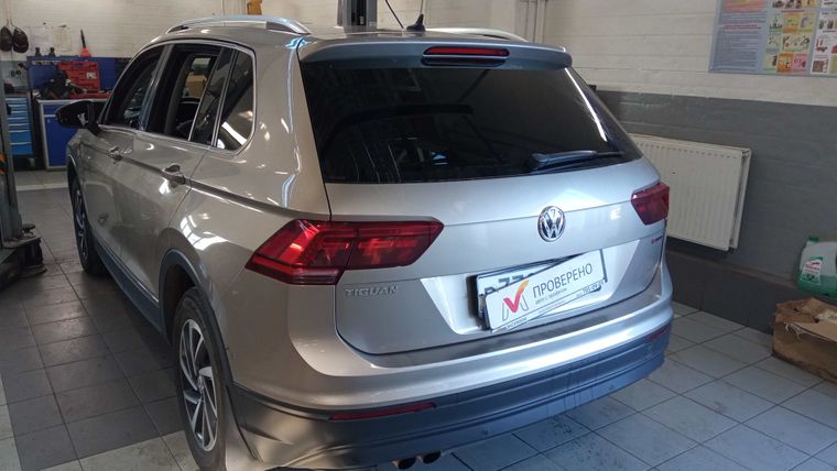 Volkswagen Tiguan 2018 года, 180 216 км - вид 4