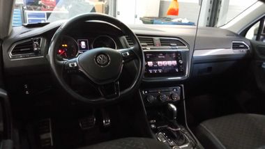 Volkswagen Tiguan 2018 года, 180 216 км - вид 5
