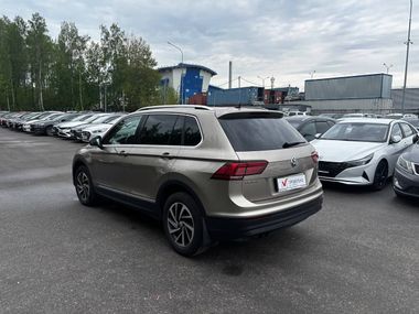 Volkswagen Tiguan 2018 года, 180 216 км - вид 6