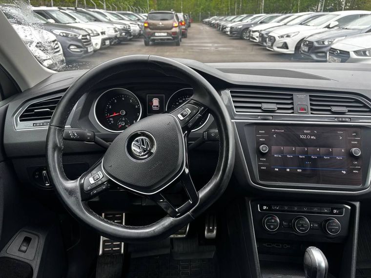 Volkswagen Tiguan 2018 года, 180 216 км - вид 10