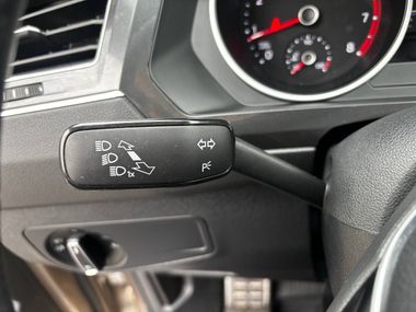 Volkswagen Tiguan 2018 года, 180 216 км - вид 9