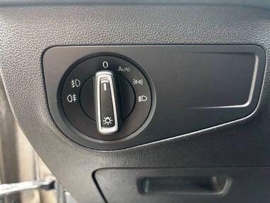 Volkswagen Tiguan 2018 года, 180 216 км - вид 15