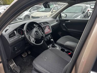 Volkswagen Tiguan 2018 года, 180 216 км - вид 16