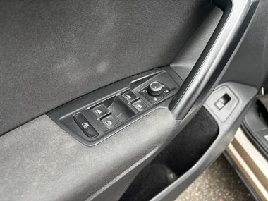 Volkswagen Tiguan 2018 года, 180 216 км - вид 14