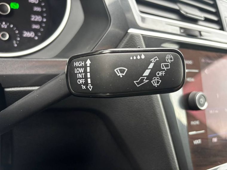 Volkswagen Tiguan 2018 года, 180 216 км - вид 11