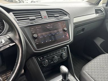 Volkswagen Tiguan 2018 года, 180 216 км - вид 12