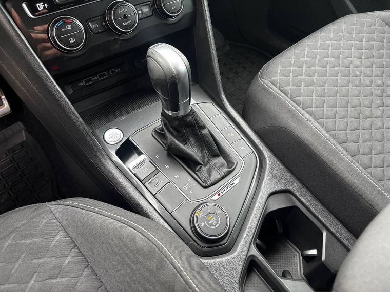 Volkswagen Tiguan 2018 года, 180 216 км - вид 13