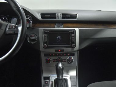 Volkswagen Passat 2012 года, 177 301 км - вид 9