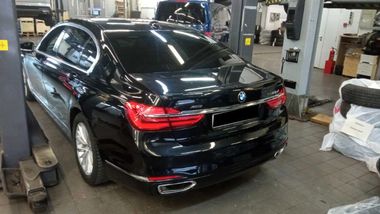BMW 7 серия 2018 года, 148 010 км - вид 4