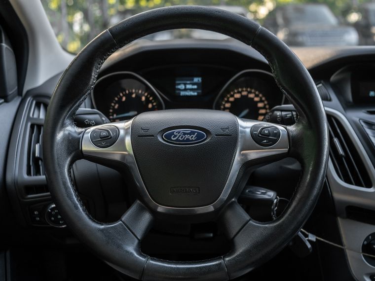 Ford Focus 2012 года, 277 000 км - вид 6