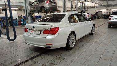 BMW 7 серия 2012 года, 213 229 км - вид 4