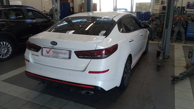 KIA Optima 2019 года, 146 544 км - вид 3