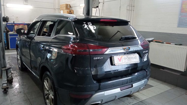 Geely Atlas 2018 года, 124 326 км - вид 4