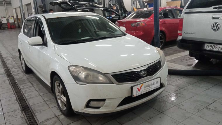 KIA Ceed 2012 года, 162 380 км - вид 3