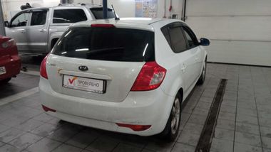 KIA Ceed 2012 года, 162 380 км - вид 4