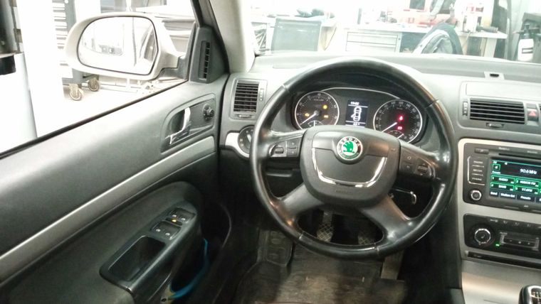 Skoda Octavia 2011 года, 231 608 км - вид 5