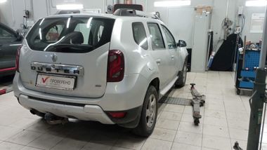 Renault Duster 2016 года, 256 428 км - вид 3