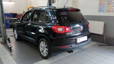 Volkswagen Tiguan 2010 года, 66 999 км - вид 4