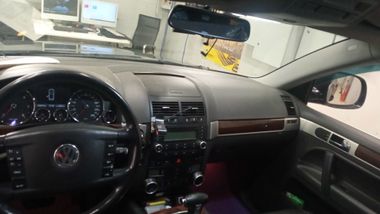 Volkswagen Touareg 2010 года, 336 510 км - вид 5