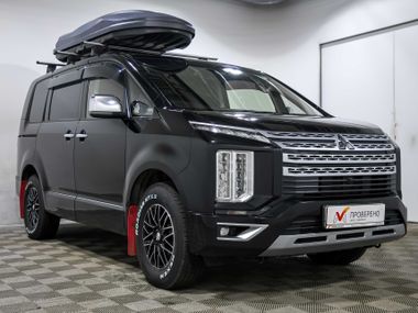 Mitsubishi Delica D5 2019 года, 124 566 км - вид 3