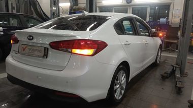 Kia Cerato 2019 года, 90 836 км - вид 3