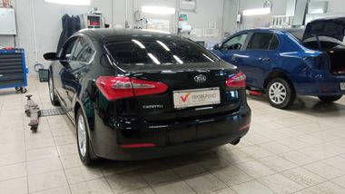 KIA Cerato 2014 года, 149 681 км - вид 4