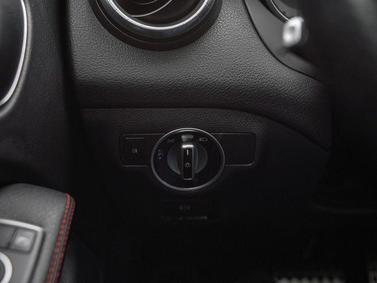 Mercedes-Benz CLA-класс 2015 года, 205 210 км - вид 11