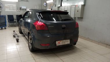 KIA Ceed 2009 года, 352 000 км - вид 4