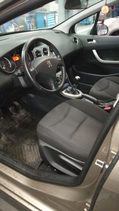 Peugeot 408 2012 года, 103 544 км - вид 5