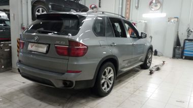 BMW X5 2011 года, 418 086 км - вид 3