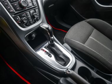 Opel Astra GTC 2012 года, 156 592 км - вид 8