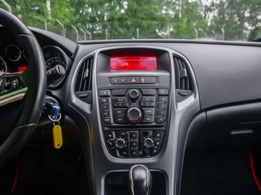 Opel Astra GTC 2012 года, 156 592 км - вид 7