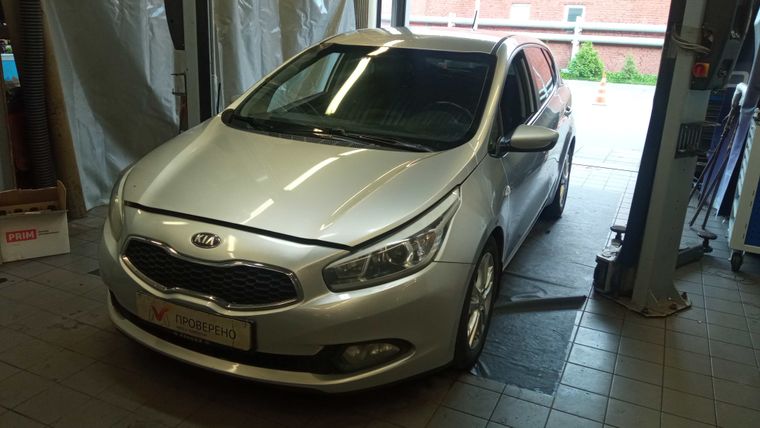 KIA Ceed 2013 года, 274 337 км - вид 3