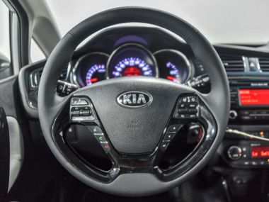 KIA Ceed 2013 года, 274 337 км - вид 10