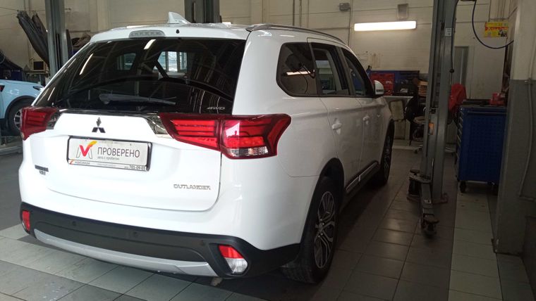 Mitsubishi Outlander 2018 года, 116 856 км - вид 3