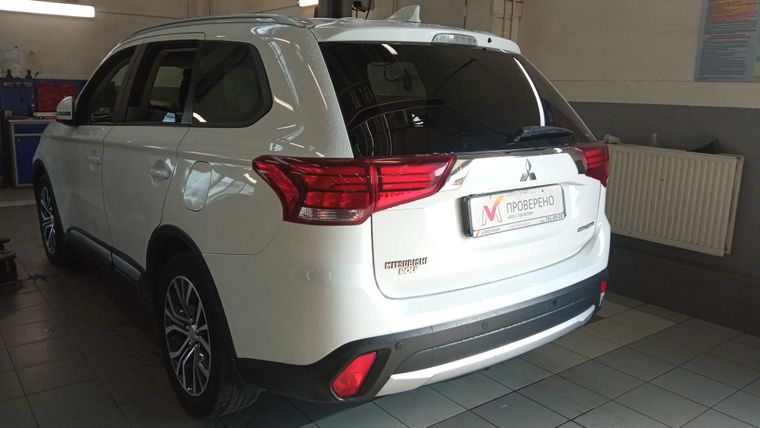 Mitsubishi Outlander 2018 года, 116 856 км - вид 4