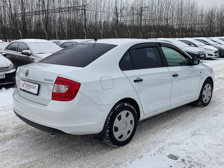 Skoda Rapid 2015 года, 134 191 км - вид 5