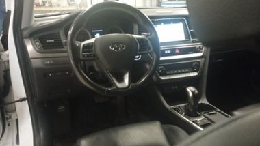 Hyundai Sonata 2018 года, 85 928 км - вид 5