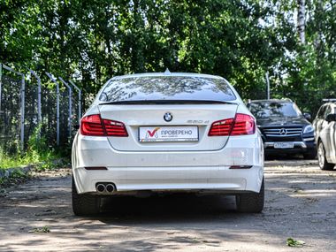 BMW 5 серия 2011 года, 239 327 км - вид 4