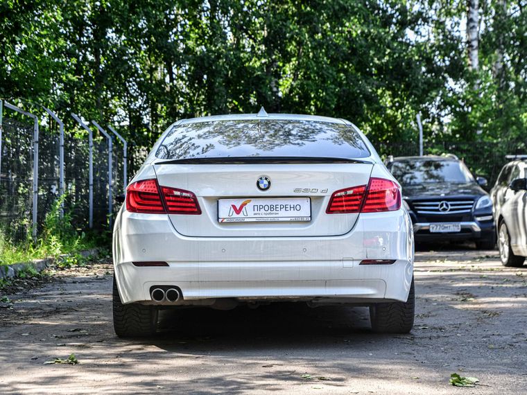 BMW 5 серия 2011 года, 239 327 км - вид 4