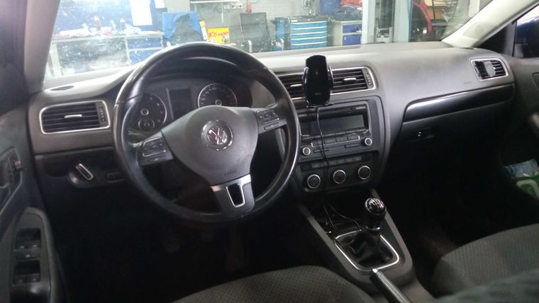 Volkswagen Jetta 2013 года, 154 210 км - вид 5