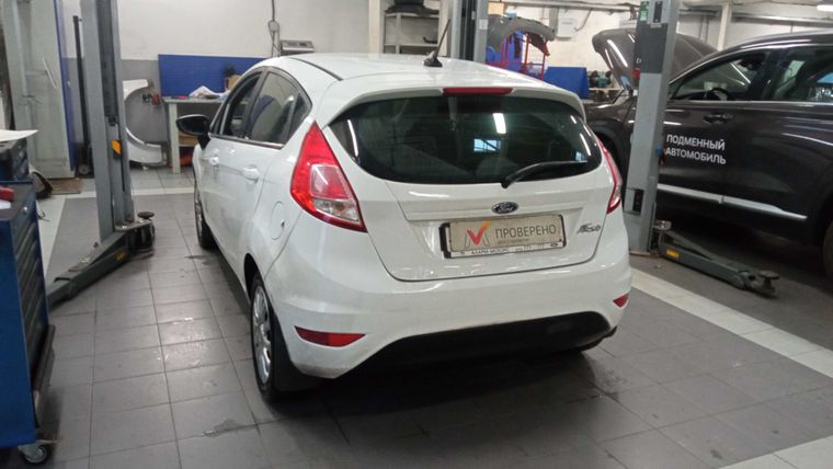 Ford Fiesta 2018 года, 71 351 км - вид 5