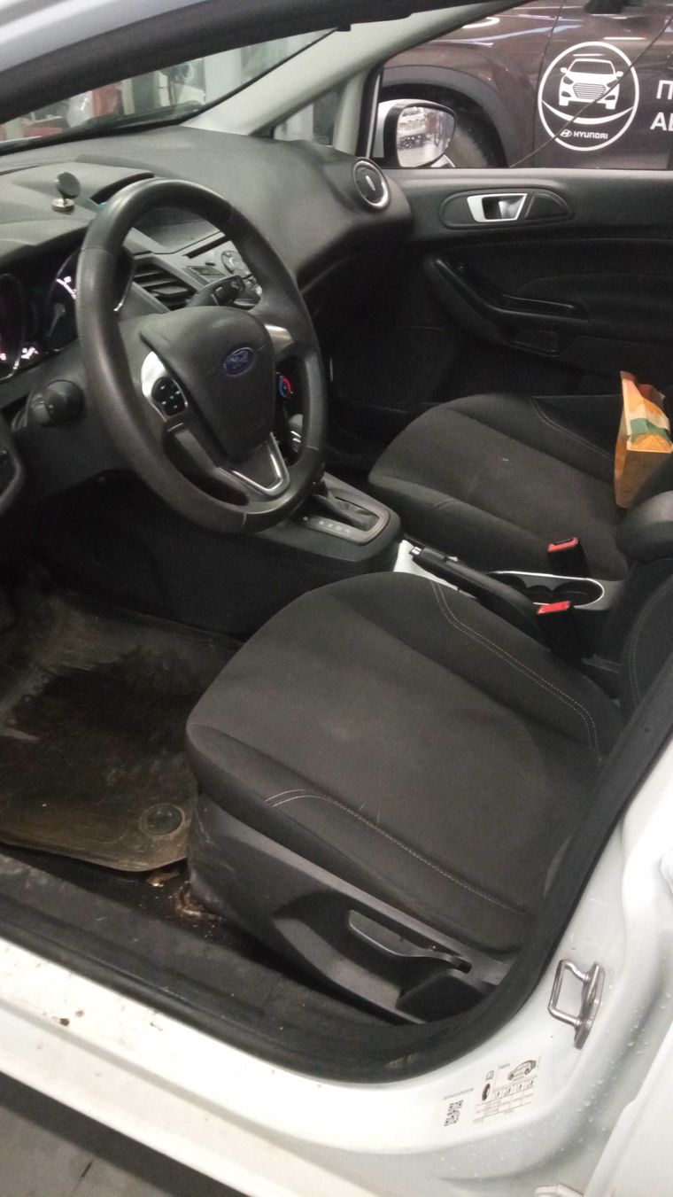 Ford Fiesta 2018 года, 71 351 км - вид 6