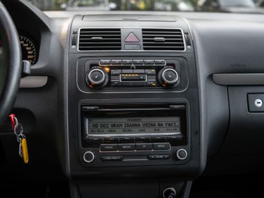 Volkswagen Touran 2010 года, 197 065 км - вид 8