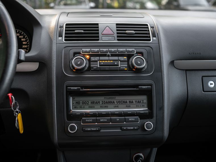 Volkswagen Touran 2010 года, 197 065 км - вид 8