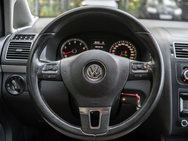 Volkswagen Touran 2010 года, 197 065 км - вид 7