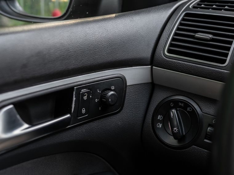 Volkswagen Touran 2010 года, 197 065 км - вид 11