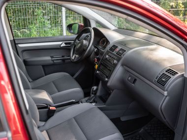Volkswagen Touran 2010 года, 197 065 км - вид 13
