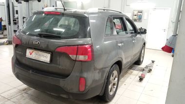 KIA Sorento 2014 года, 179 000 км - вид 3